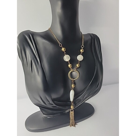 Vintage Gold Tone Tassel Necklace White Bead Boho Statement Pendant Jewelry - Picture 6 of 13